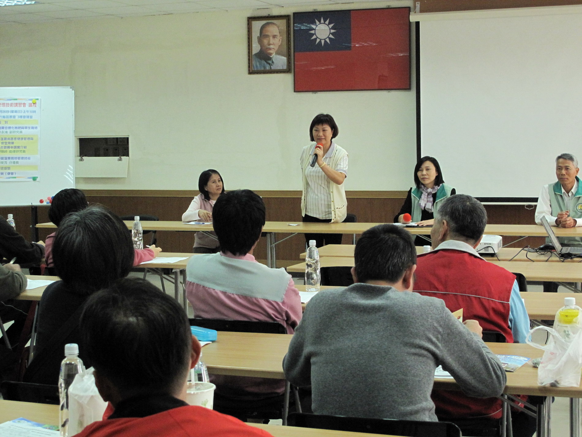 邱蘭英總幹事感謝農民配合蓮霧運銷業務