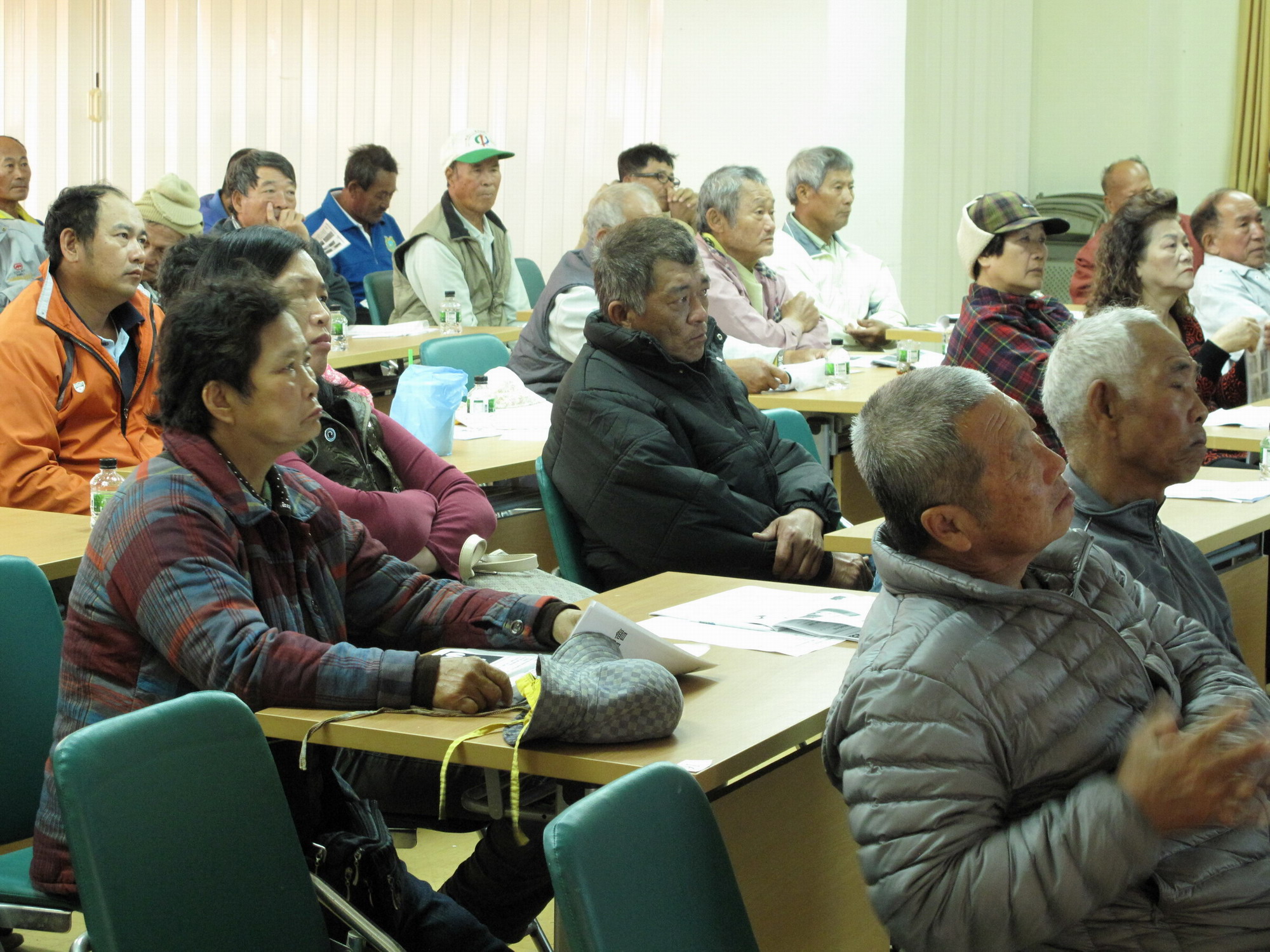 氣溫雖冷，農友參加踴躍