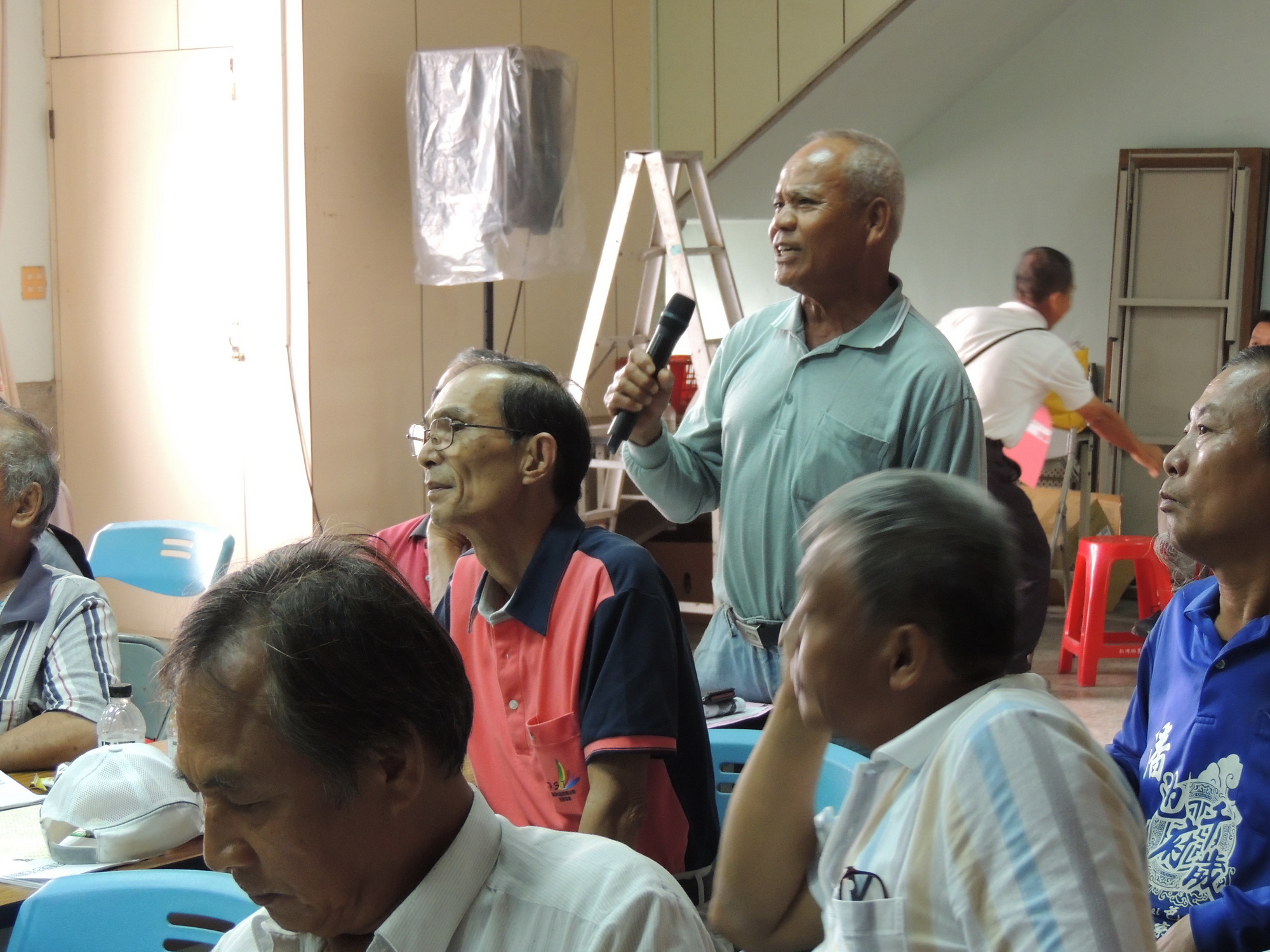 王財元理事詢問木瓜災後施用液肥的問題