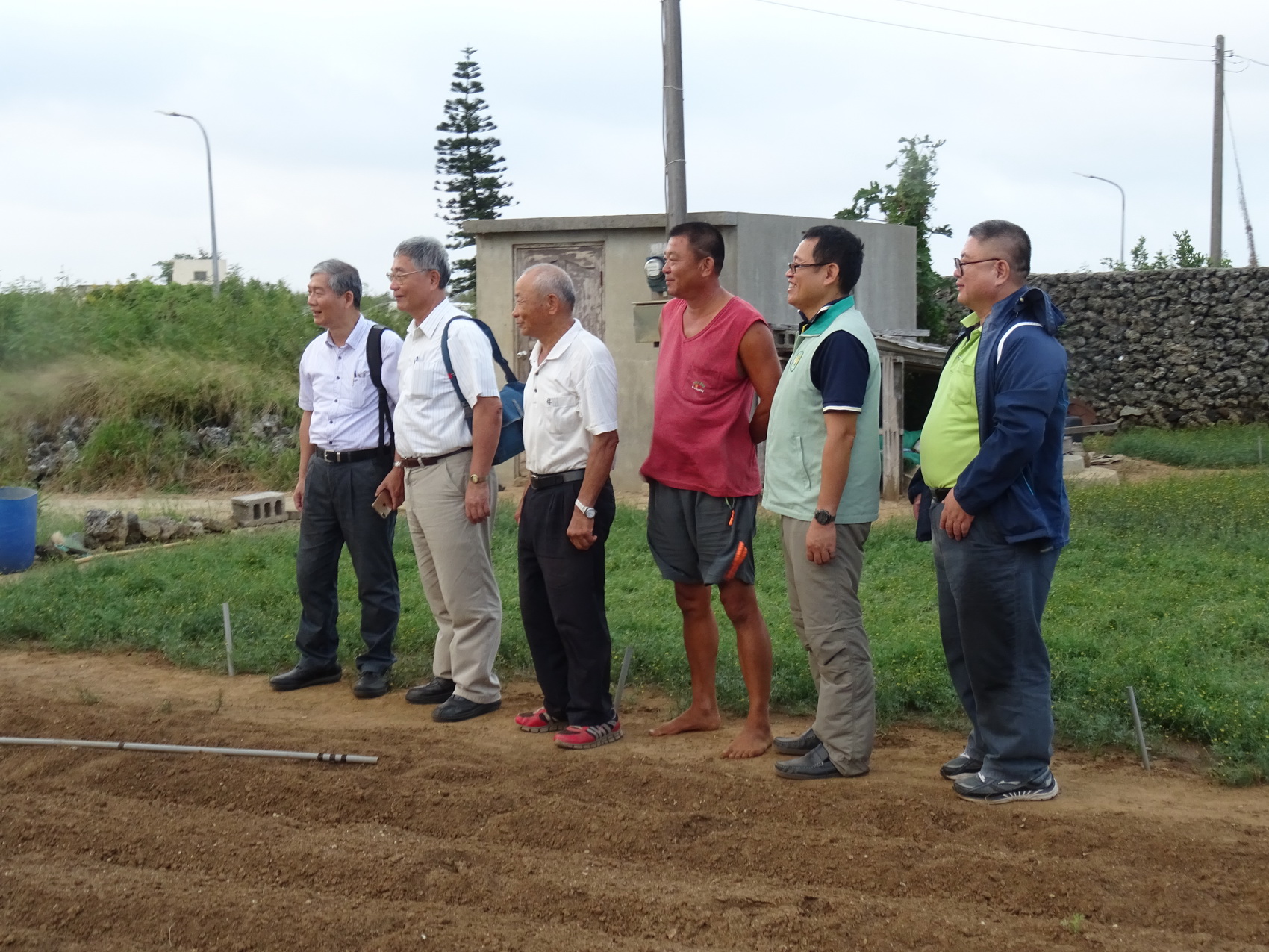 林景和場長會同屏科大彭克仲教授訪視香茹栽培農民