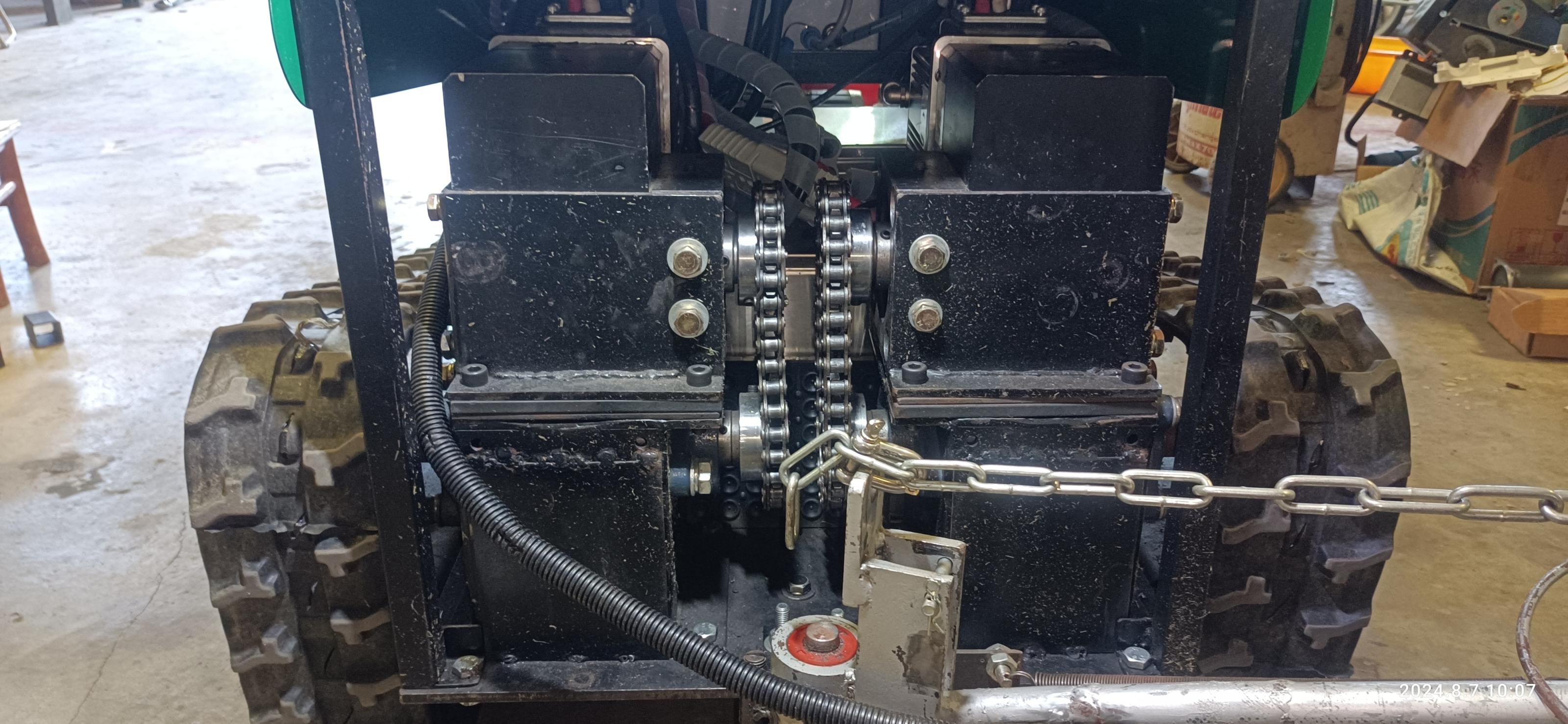 履帶機傳動結構