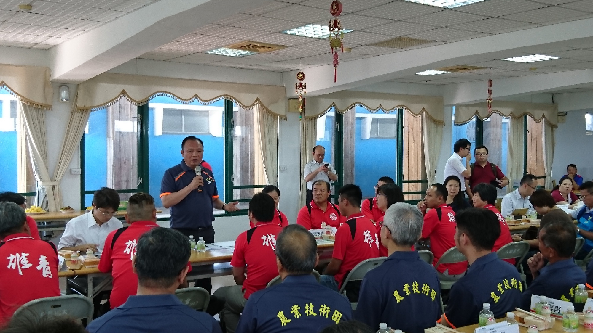 林主委聰賢與農業師傅座談