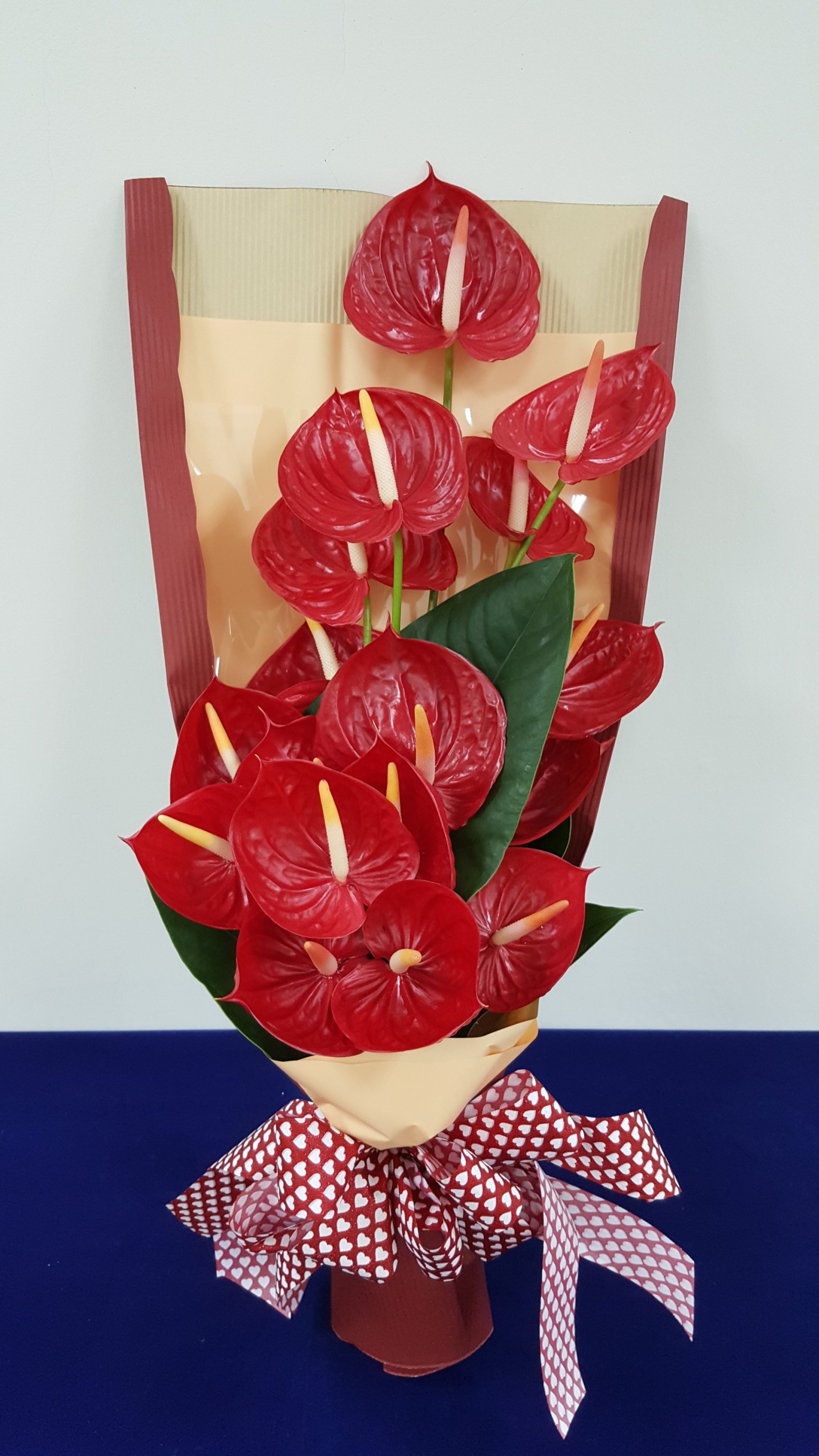 圖2. ‘高雄4號～紅星’極適合禮盒、花籃及花束設計