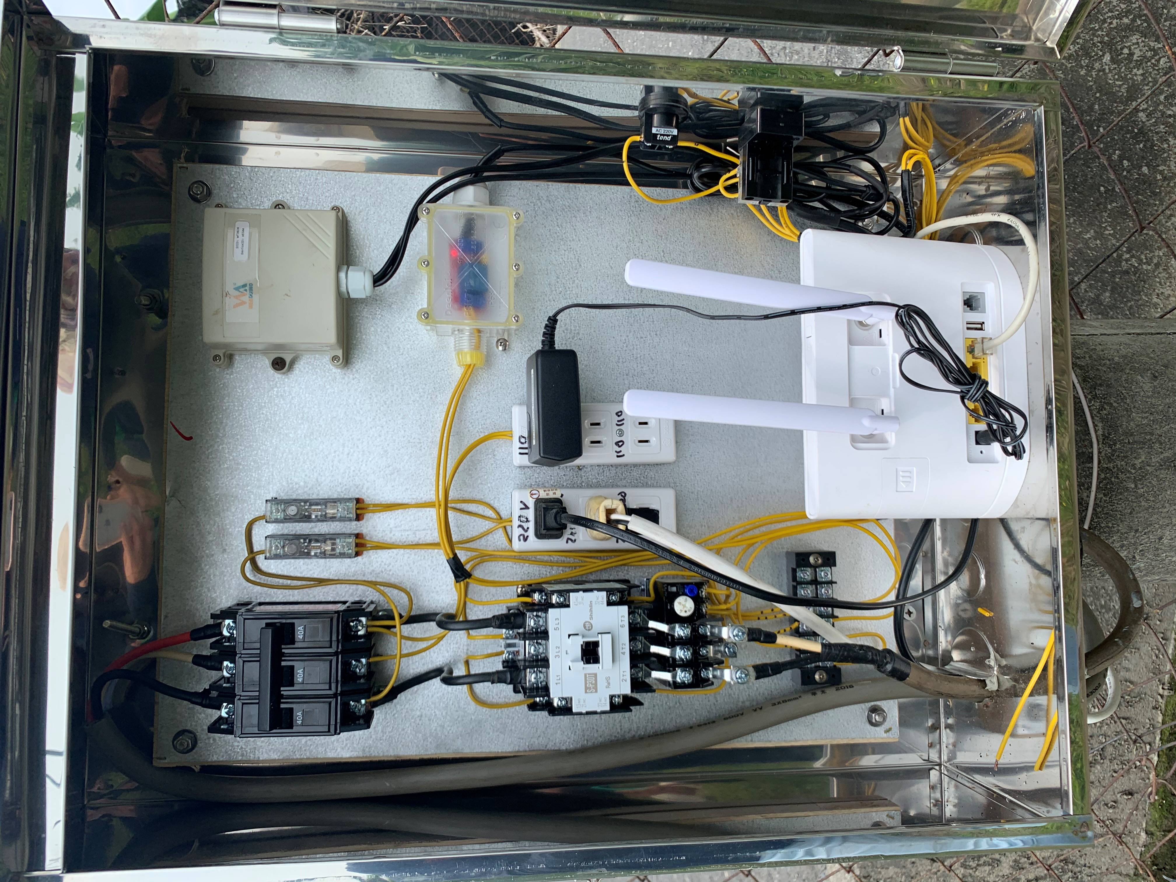 圖1.透過修改線路，配置路由器，加裝環境感測器及灌溉控制器可將原有灌溉系統升級成智慧化系統。