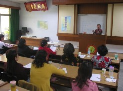 曾助理研究員玉惠講授「便當功能表設計」