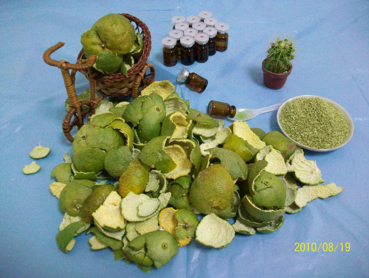 The Citrus depressa Hayata product made using the supercritical carbon dioxide fluid extraction technology photo